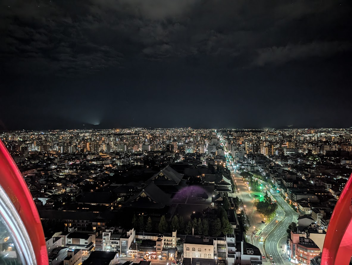 黑漆漆的東本願寺