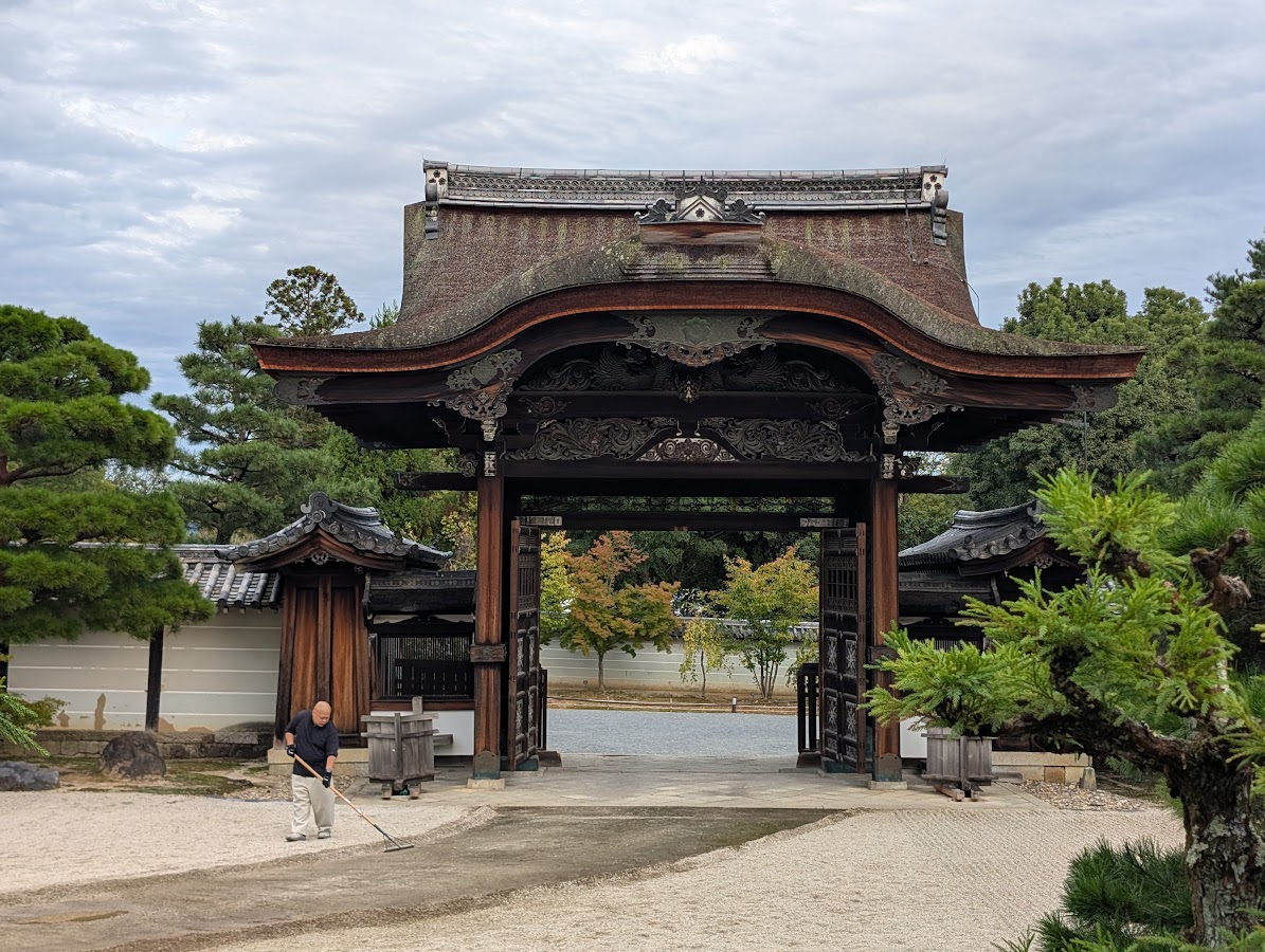 勅使門