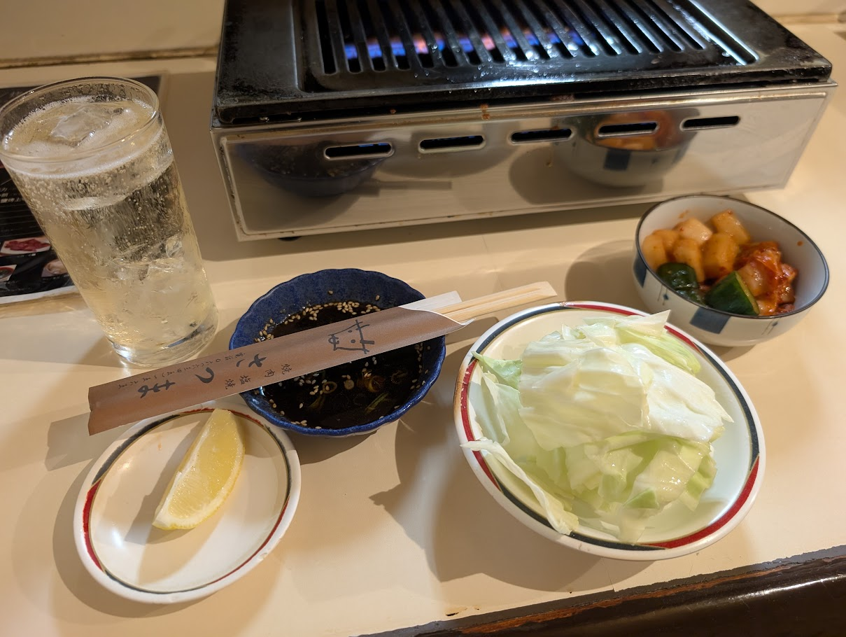 生高麗菜、辛奇、角ハイボール