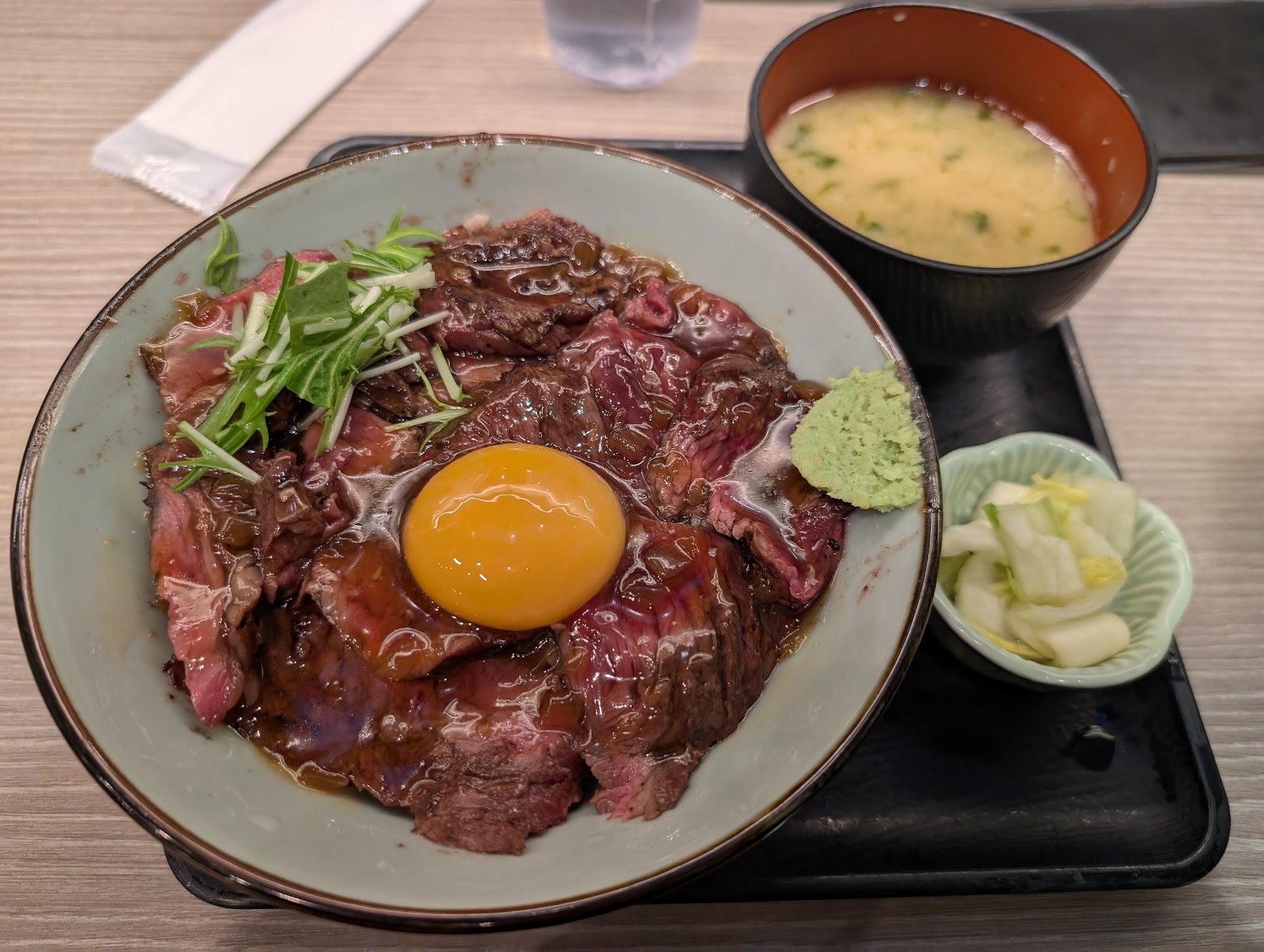 肉食堂ステーキ丼