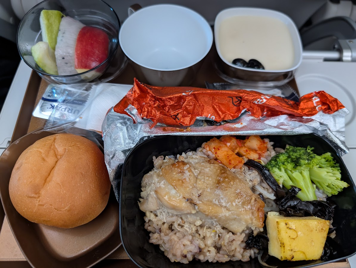 蒜香奶油雞腿排丼