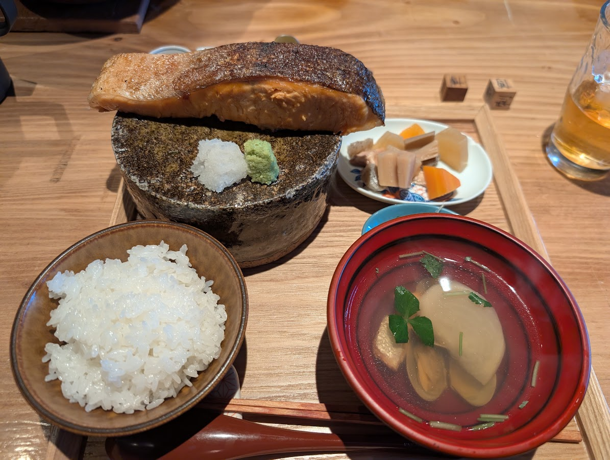 極厚銀鮭定食