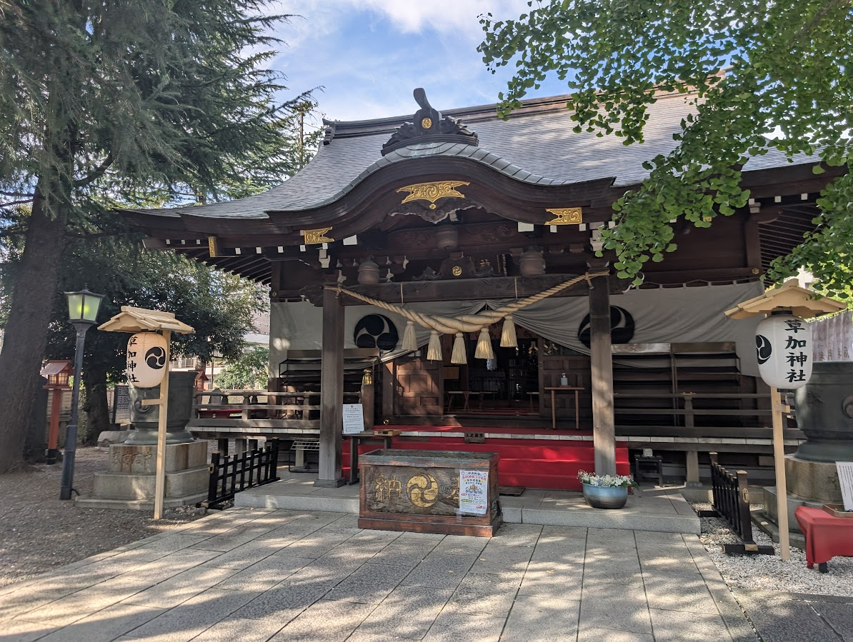 草加神社拜殿