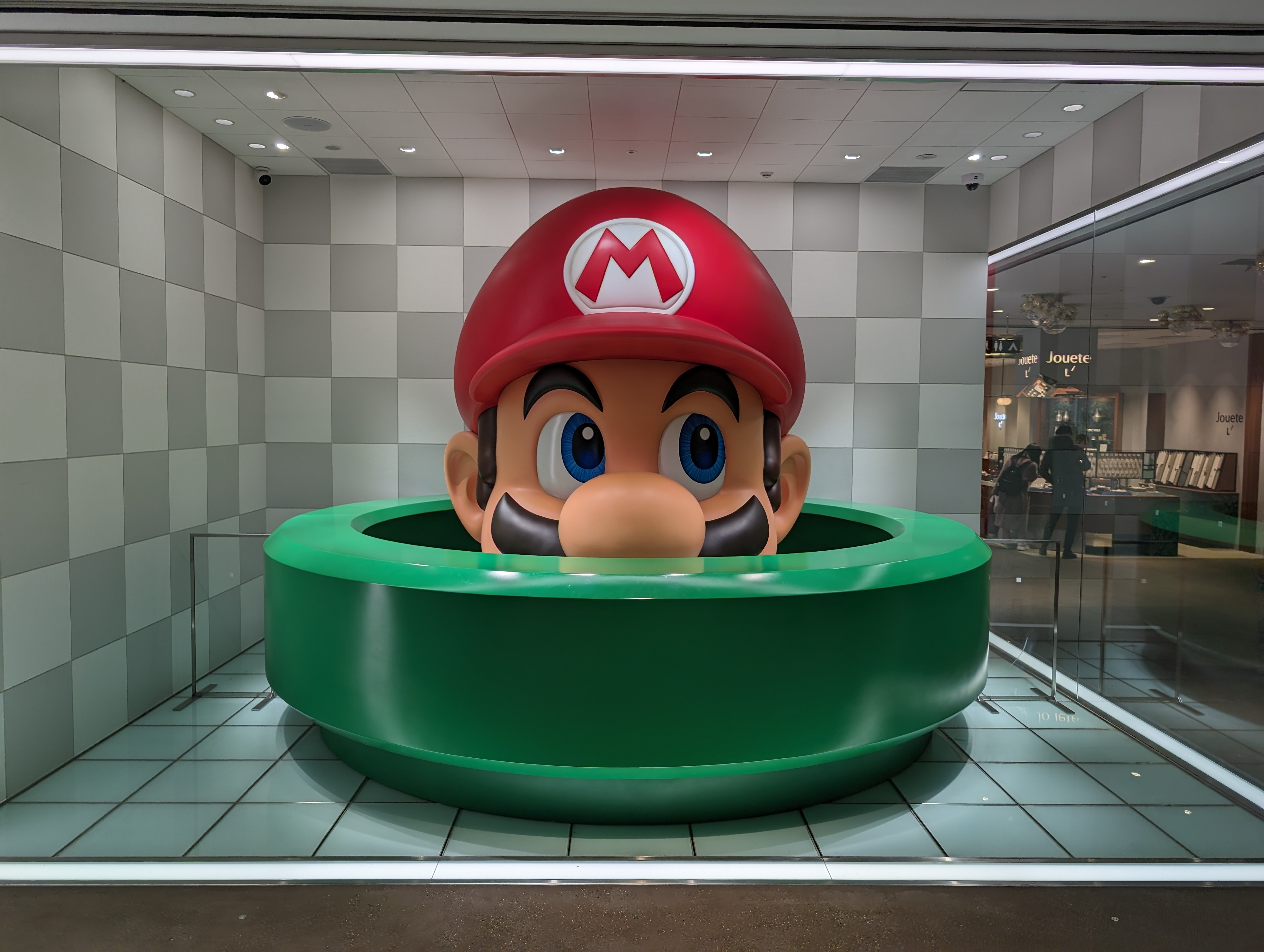 一樓的巨型瑪利歐