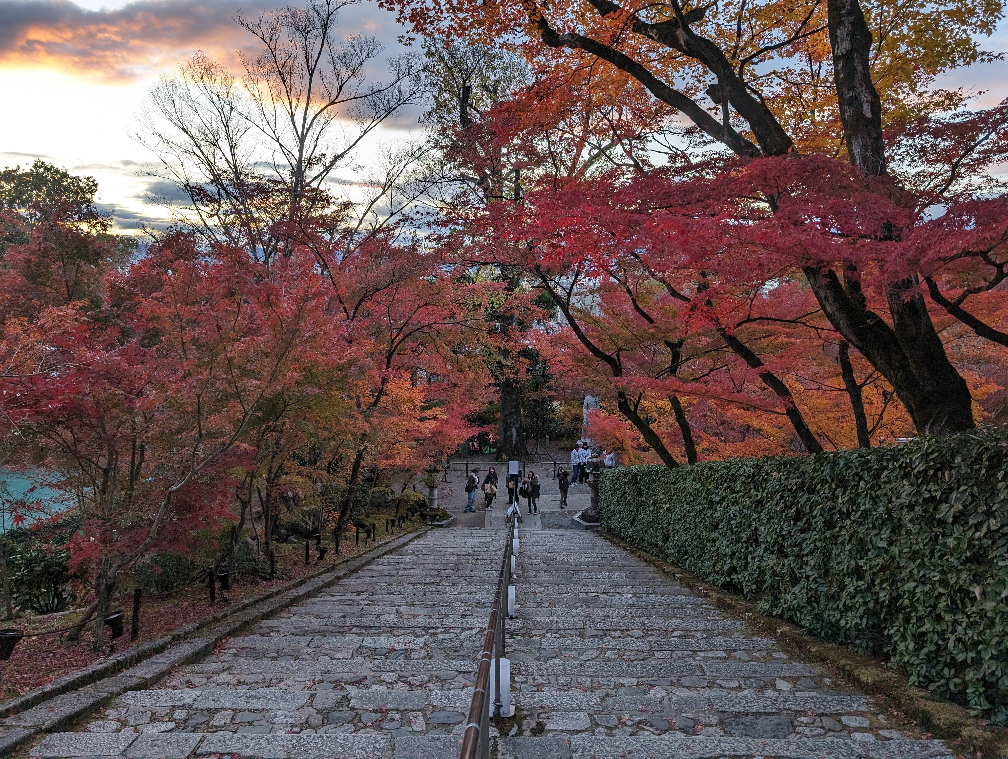 阿彌陀堂前階梯