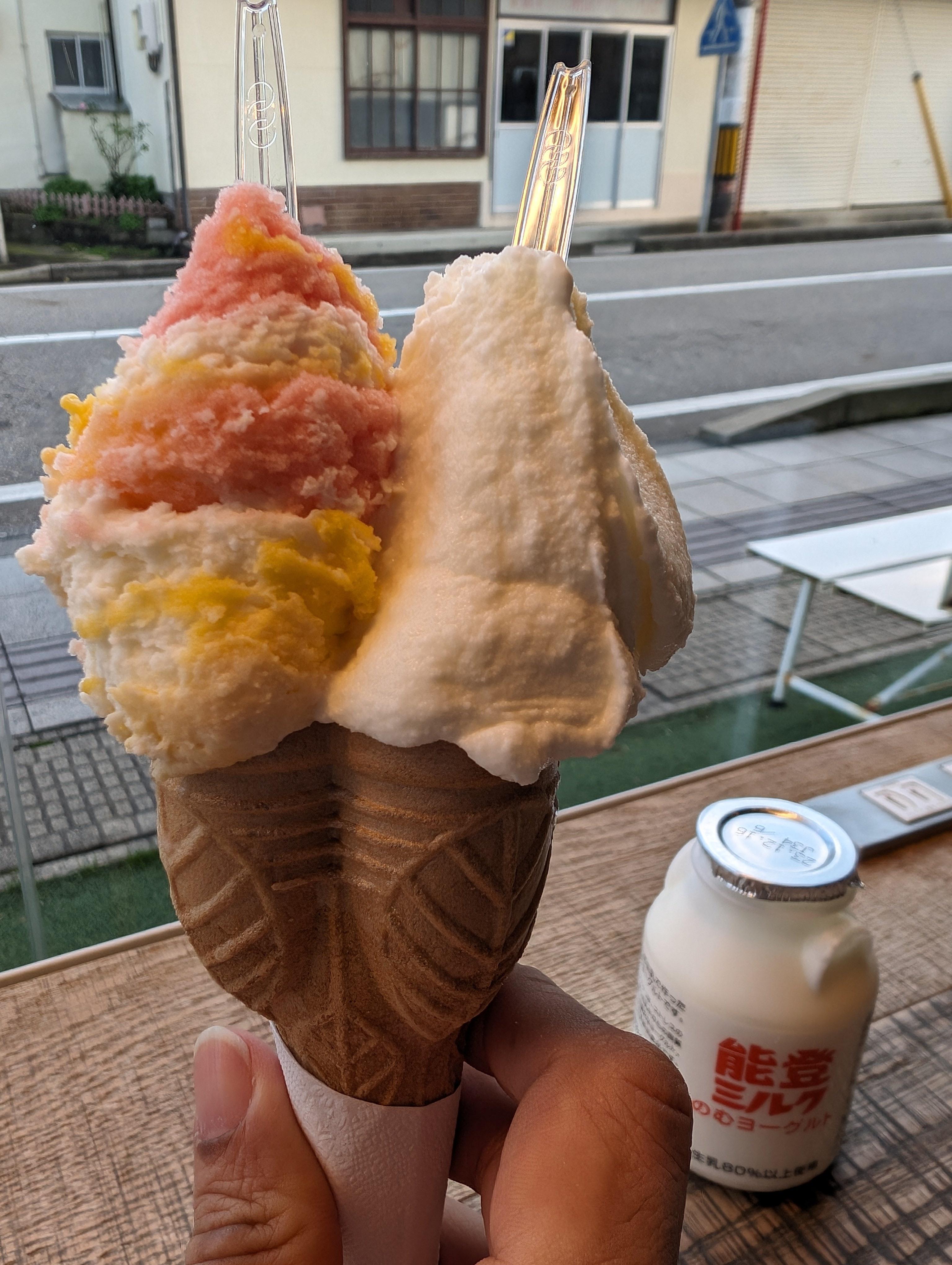 義式冰淇淋與優酪乳