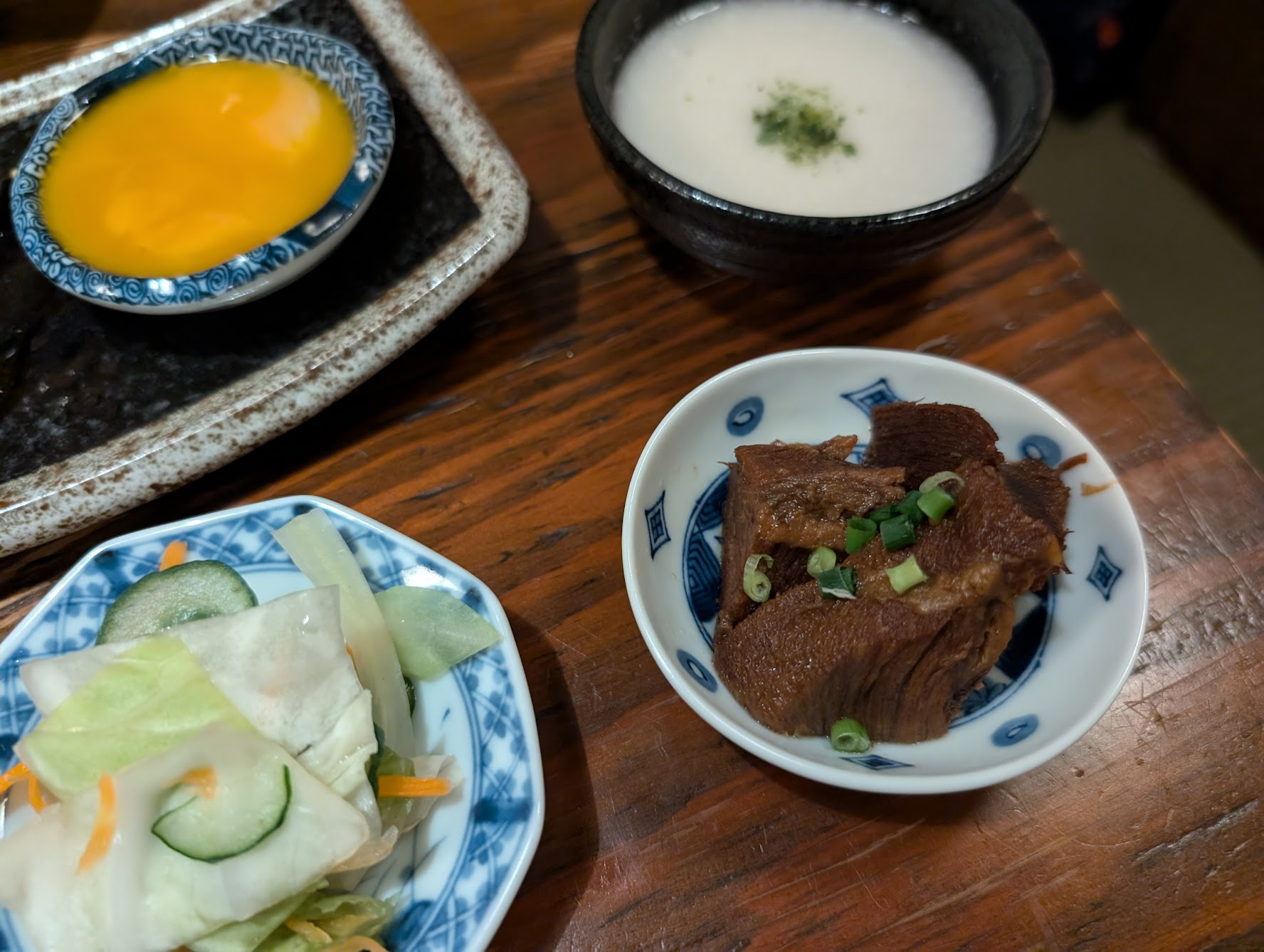 お通し、浅漬け、とろろ