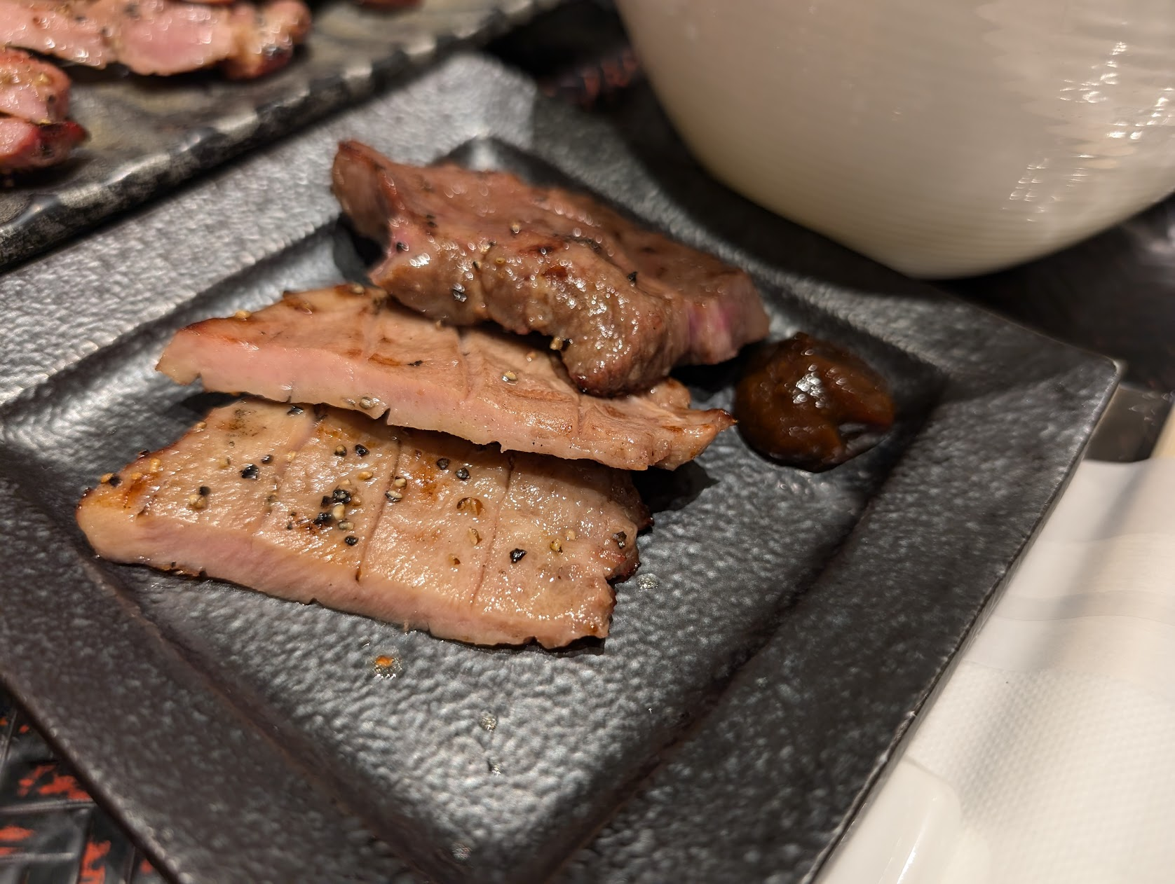 丸ごと牛タン塩成牛3切れ