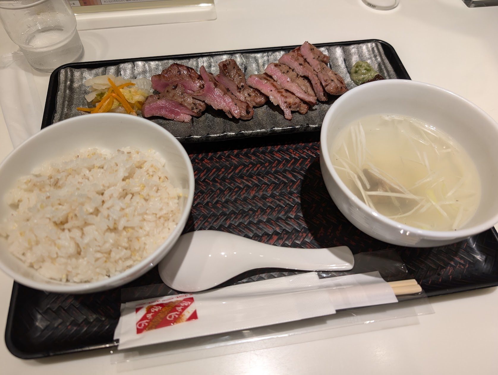 丸ごと牛タン塩仔牛定食